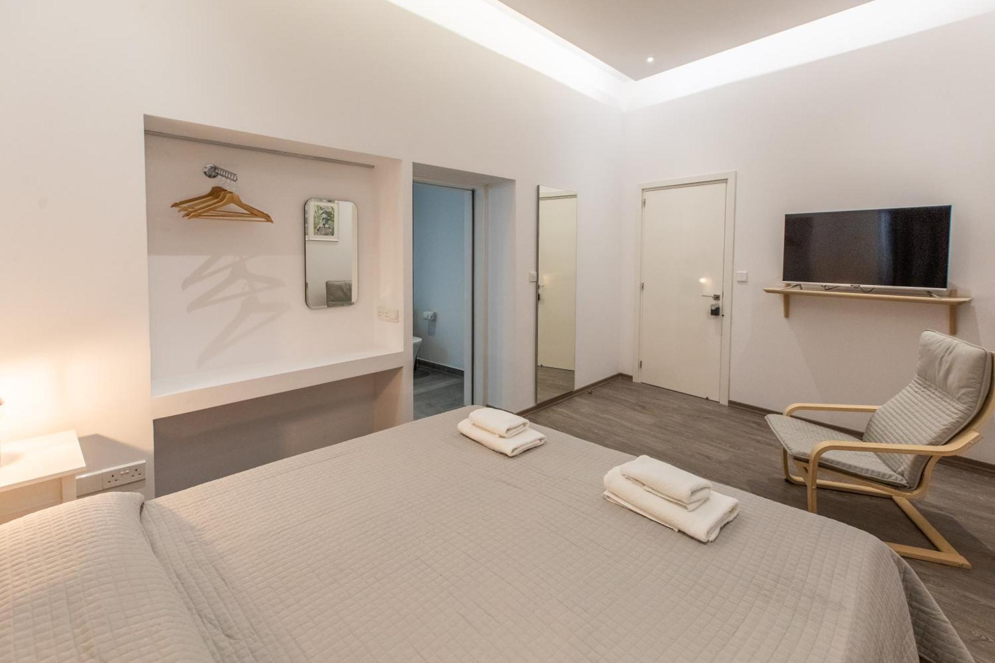 Rooms - Unique Staying In Paphos Centre Bilik gambar